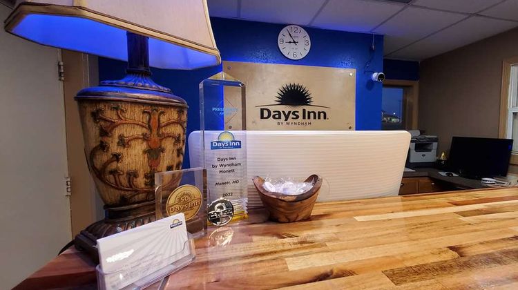 Days Inn Monett Lobby