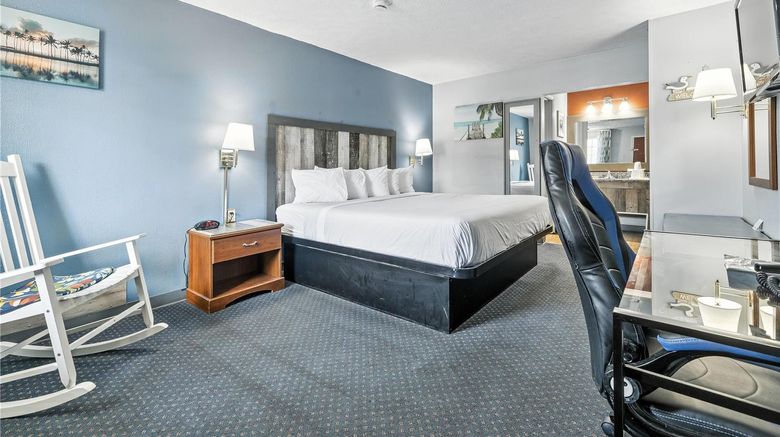 <b>Days Inn & Suites Terre Haute Room</b>. Images powered by <a href="https://iceportal.shijigroup.com/" title="IcePortal" target="_blank">IcePortal</a>.