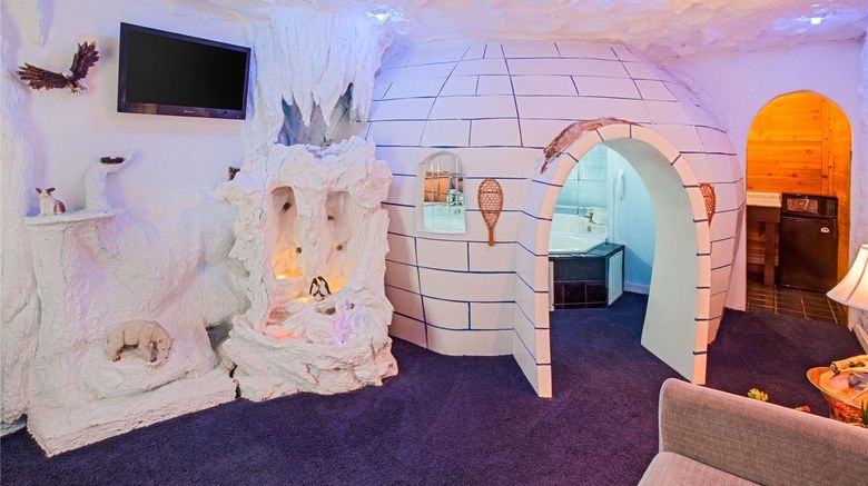 <b>Days Inn & Suites Terre Haute Room</b>. Images powered by <a href="https://iceportal.shijigroup.com/" title="IcePortal" target="_blank">IcePortal</a>.
