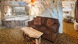 Days Inn & Suites Terre Haute Room