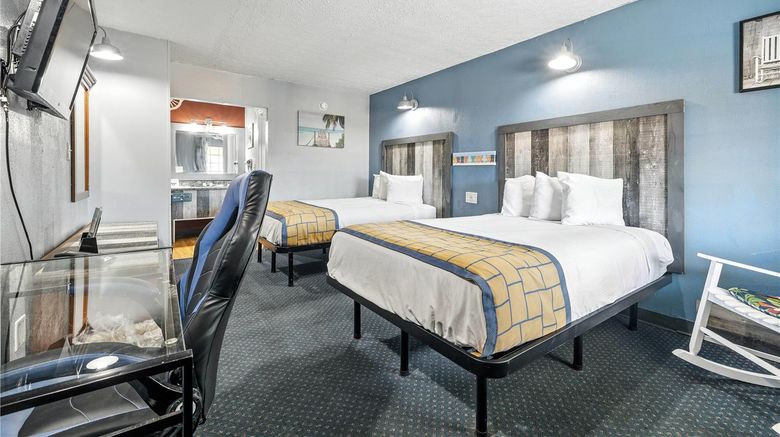 <b>Days Inn & Suites Terre Haute Room</b>. Images powered by <a href="https://iceportal.shijigroup.com/" title="IcePortal" target="_blank">IcePortal</a>.