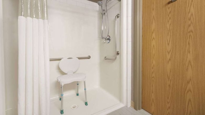 <b>Days Inn Medicine Hat Room</b>. Images powered by <a href="https://iceportal.shijigroup.com/" title="IcePortal" target="_blank">IcePortal</a>.