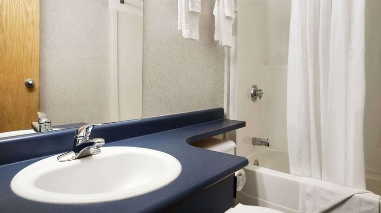 Days Inn Hinton Room