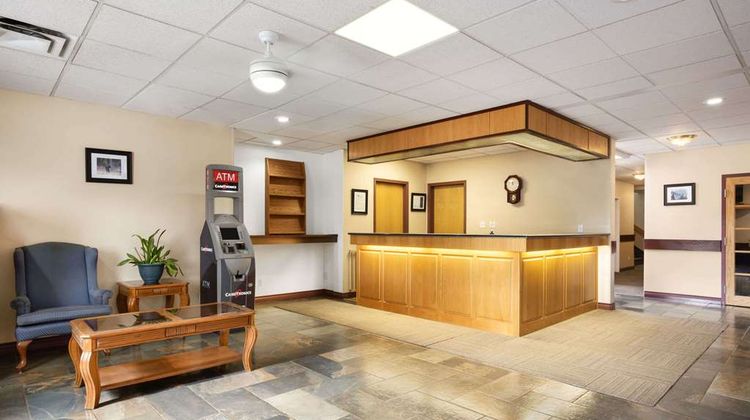 Days Inn Hinton Lobby