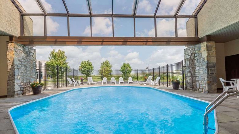 <b>Days Inn Maumee/Toledo Pool</b>. Images powered by <a href="https://iceportal.shijigroup.com/" title="IcePortal" target="_blank">IcePortal</a>.