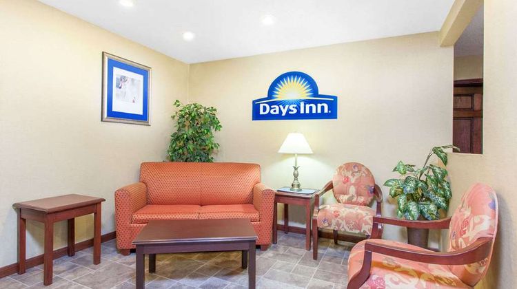 Days Inn Maumee/Toledo Lobby