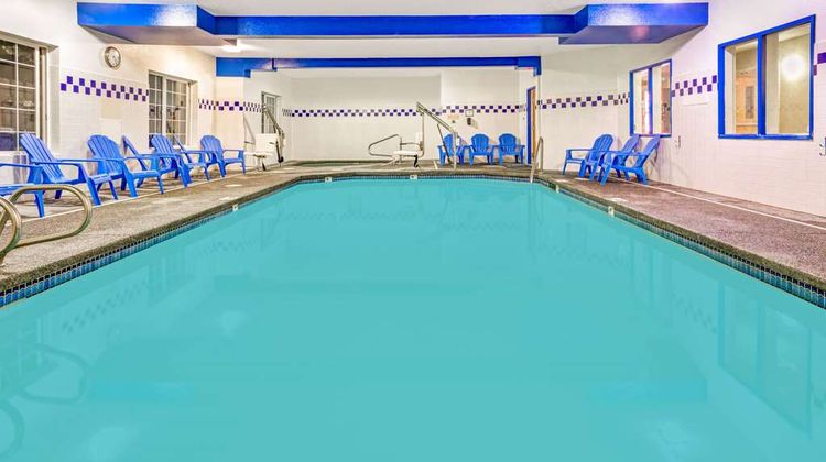 Days Inn & Suites Gresham Pool