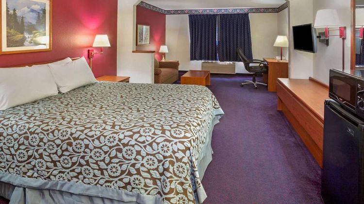 Days Inn & Suites Gresham Room