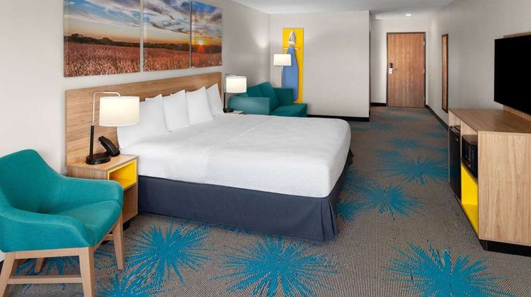 Days Inn & Suites of Morris Room