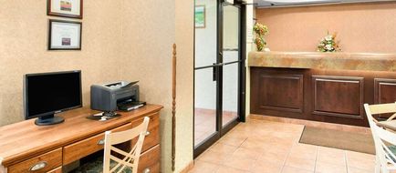 Super 8 Grayville Lobby