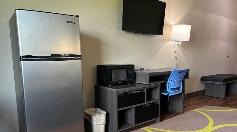 <b>Super 8 Grayville Room</b>. Images powered by <a href="https://iceportal.shijigroup.com/" title="IcePortal" target="_blank">IcePortal</a>.