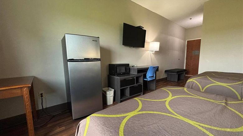 <b>Super 8 Grayville Room</b>. Images powered by <a href="https://iceportal.shijigroup.com/" title="IcePortal" target="_blank">IcePortal</a>.
