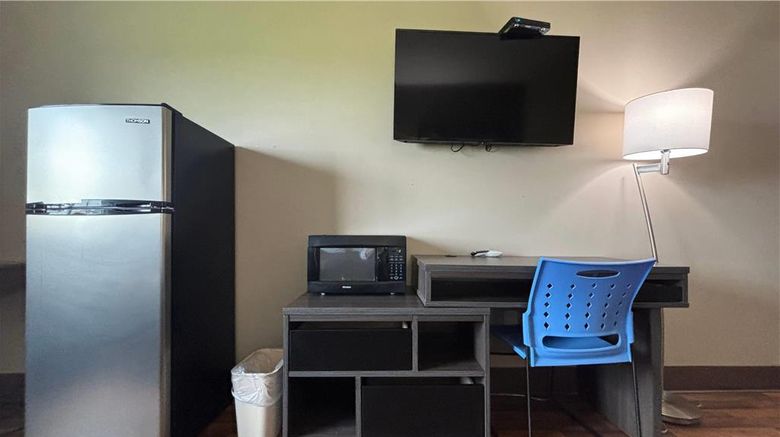 <b>Super 8 Grayville Room</b>. Images powered by <a href="https://iceportal.shijigroup.com/" title="IcePortal" target="_blank">IcePortal</a>.