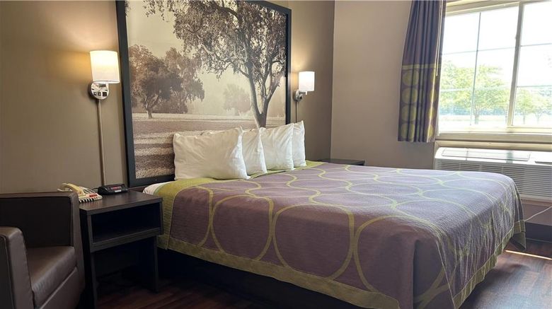 <b>Super 8 Grayville Room</b>. Images powered by <a href="https://iceportal.shijigroup.com/" title="IcePortal" target="_blank">IcePortal</a>.
