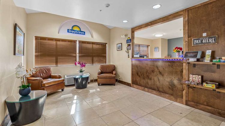 Days Inn Camp Verde Lobby