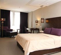Howard Johnson Plaza Florida Street Room