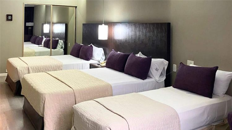 Howard Johnson Plaza Florida Street Room