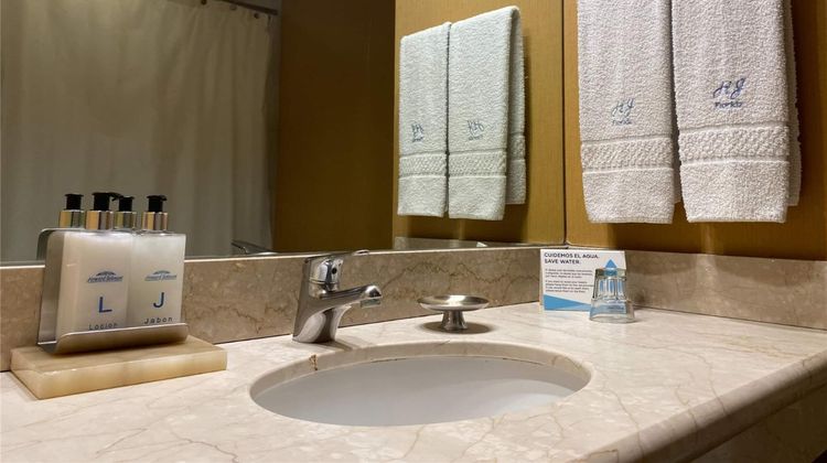 Howard Johnson Plaza Florida Street Room