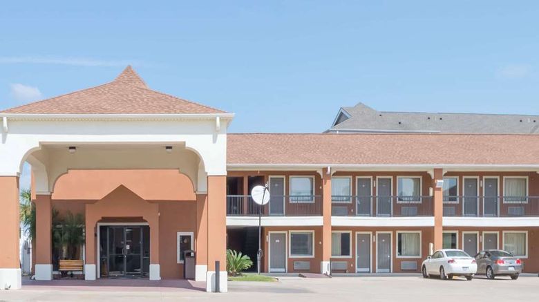 <b>Days Inn Sulphur LA Exterior</b>. Images powered by <a href="https://iceportal.shijigroup.com/" title="IcePortal" target="_blank">IcePortal</a>.