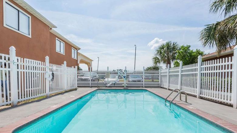 <b>Days Inn Sulphur LA Pool</b>. Images powered by <a href="https://iceportal.shijigroup.com/" title="IcePortal" target="_blank">IcePortal</a>.