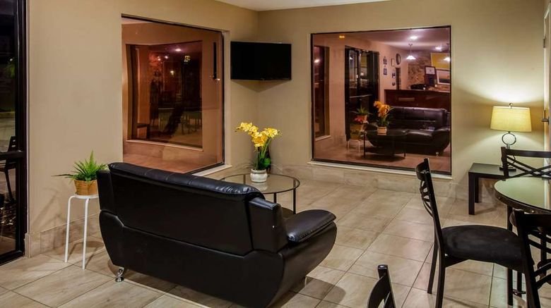 <b>Days Inn Sulphur LA Lobby</b>. Images powered by <a href="https://iceportal.shijigroup.com/" title="IcePortal" target="_blank">IcePortal</a>.