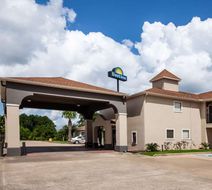 Days Inn Sulphur LA Exterior