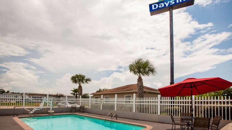 <b>Days Inn Sulphur LA Pool</b>. Images powered by <a href="https://iceportal.shijigroup.com/" title="IcePortal" target="_blank">IcePortal</a>.