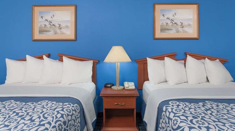 <b>Days Inn & Suites Cambridge Room</b>. Images powered by <a href="https://iceportal.shijigroup.com/" title="IcePortal" target="_blank">IcePortal</a>.