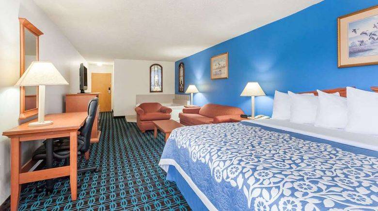 <b>Days Inn & Suites Cambridge Room</b>. Images powered by <a href="https://iceportal.shijigroup.com/" title="IcePortal" target="_blank">IcePortal</a>.