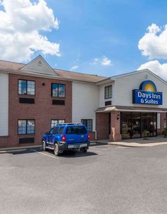 Days Inn & Suites Cambridge