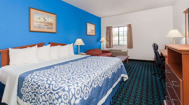<b>Days Inn & Suites Cambridge Room</b>. Images powered by <a href="https://iceportal.shijigroup.com/" title="IcePortal" target="_blank">IcePortal</a>.