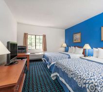 Days Inn & Suites Cambridge Room