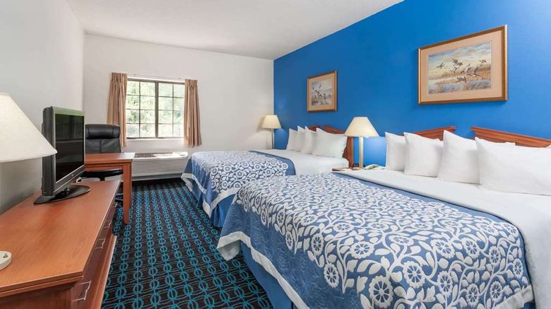 <b>Days Inn & Suites Cambridge Room</b>. Images powered by <a href="https://iceportal.shijigroup.com/" title="IcePortal" target="_blank">IcePortal</a>.