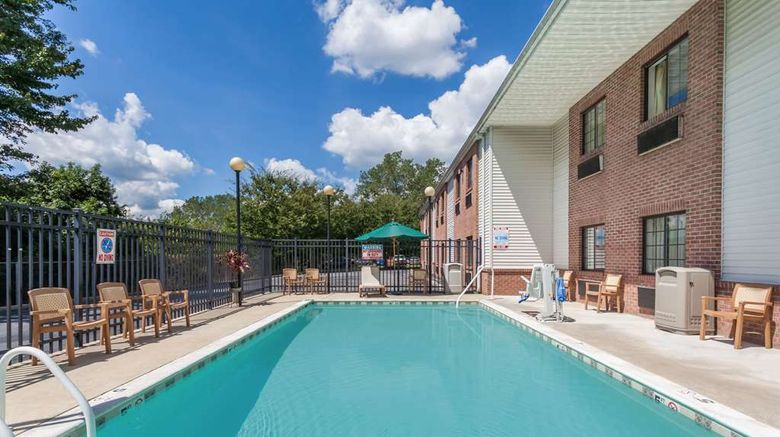 <b>Days Inn & Suites Cambridge Pool</b>. Images powered by <a href="https://iceportal.shijigroup.com/" title="IcePortal" target="_blank">IcePortal</a>.