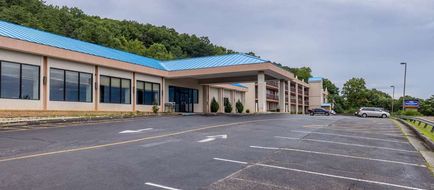 Howard Johnson Inn & Conference Center Exterior