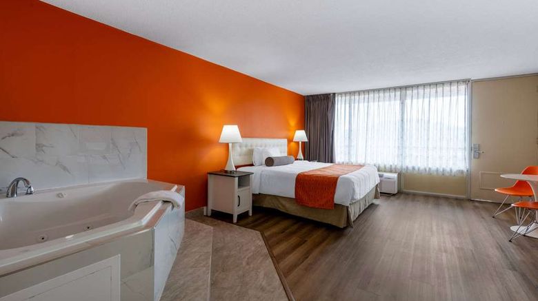 <b>Howard Johnson Inn & Conference Center Suite</b>. Images powered by <a href="https://iceportal.shijigroup.com/" title="IcePortal" target="_blank">IcePortal</a>.