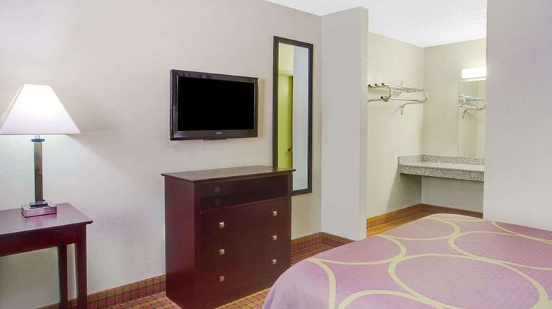 <b>Super 8 Monticello Room</b>. Images powered by <a href="https://iceportal.shijigroup.com/" title="IcePortal" target="_blank">IcePortal</a>.