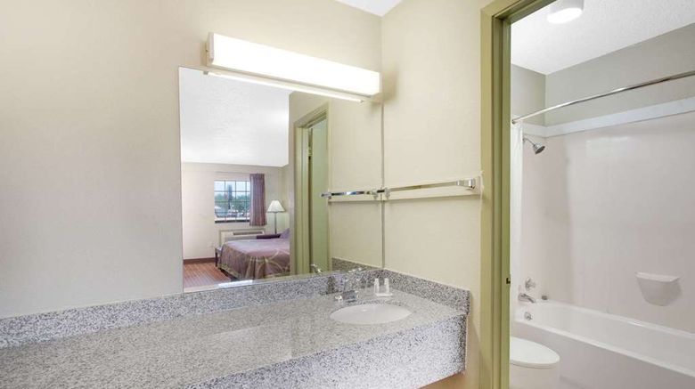 <b>Super 8 Monticello Room</b>. Images powered by <a href="https://iceportal.shijigroup.com/" title="IcePortal" target="_blank">IcePortal</a>.