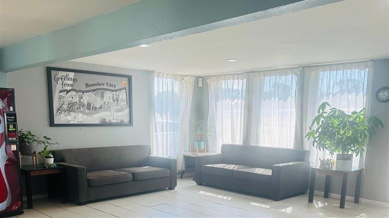 <b>Super 8 Bossier City/Shreveport Area Lobby</b>. Images powered by <a href="https://iceportal.shijigroup.com/" title="IcePortal" target="_blank">IcePortal</a>.