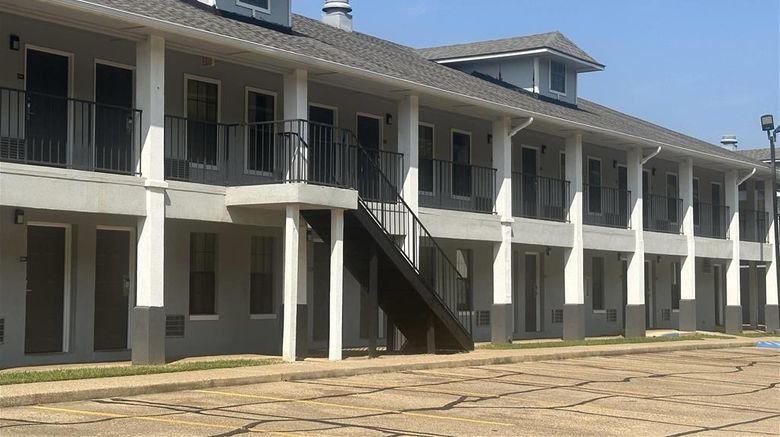 <b>Super 8 Bossier City/Shreveport Area Exterior</b>. Images powered by <a href="https://iceportal.shijigroup.com/" title="IcePortal" target="_blank">IcePortal</a>.