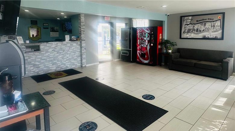 <b>Super 8 Bossier City/Shreveport Area Lobby</b>. Images powered by <a href="https://iceportal.shijigroup.com/" title="IcePortal" target="_blank">IcePortal</a>.