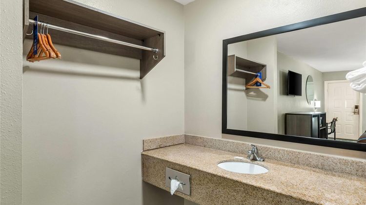 Super 8 Bossier City/Shreveport Area Room