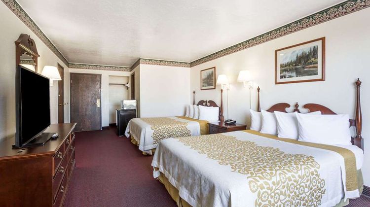 Days Inn Evanston Room