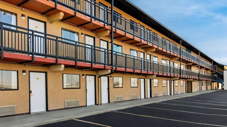 Super 8 Vandalia/Dayton Intl Airport Exterior