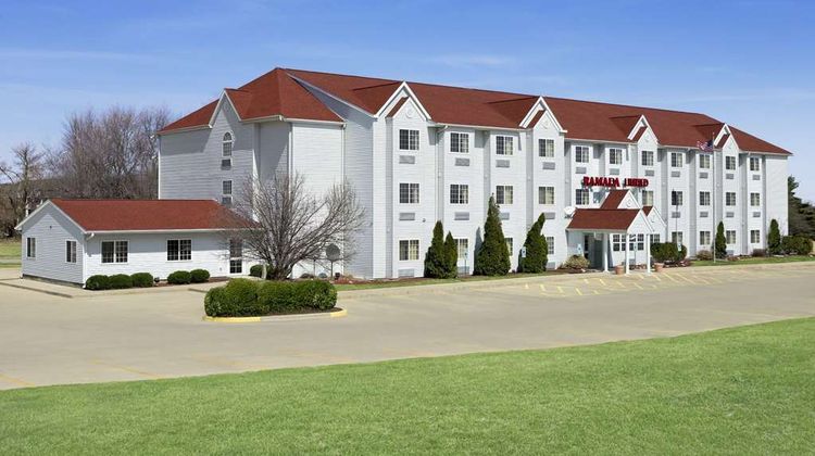 Ramada Limited Bloomington Exterior