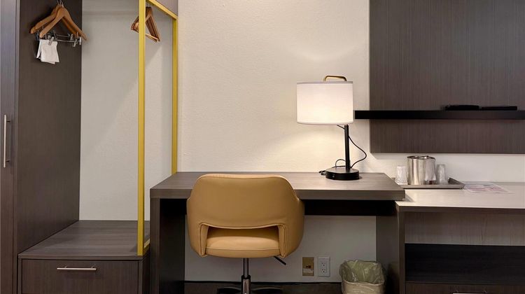 Ramada Limited Bloomington Room