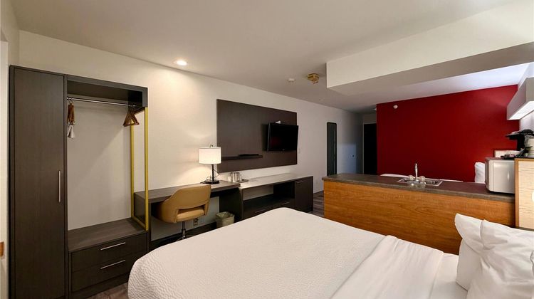 Ramada Limited Bloomington Room