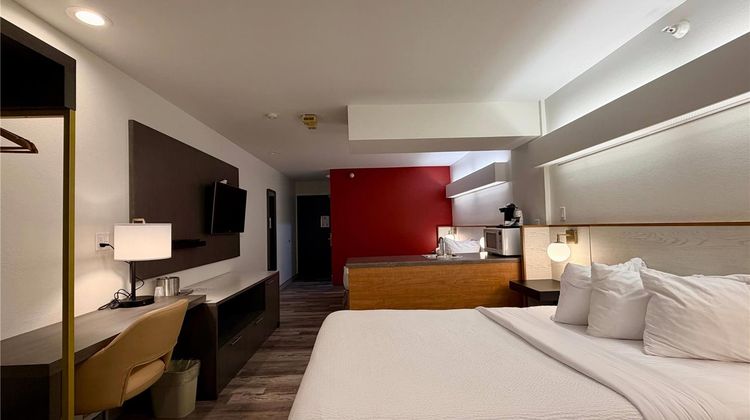 Ramada Limited Bloomington Room