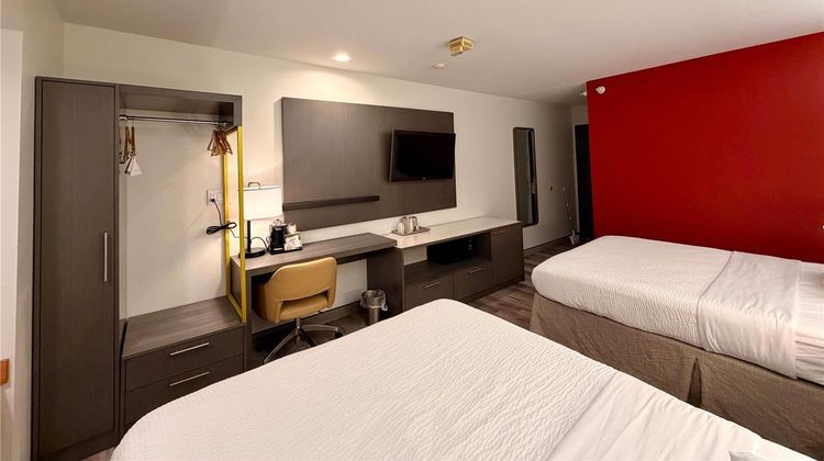 Ramada Limited Bloomington Room