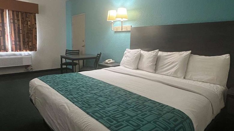 <b>Howard Johnson Galveston Room</b>. Images powered by <a href="https://iceportal.shijigroup.com/" title="IcePortal" target="_blank">IcePortal</a>.